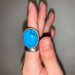 Vintage Beautiful Western Turquoise Ring