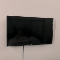32-in. TCL 720p Smart Roku TV