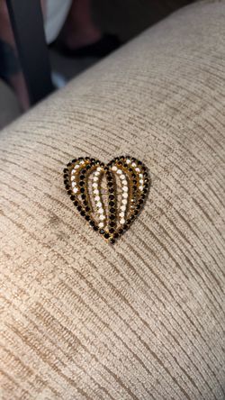 Hobe 1966 Heart-Shaped Crystal Brooch Pin