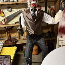 HALLOWEEN ANIMATRONIC ZOMBIE BARBER