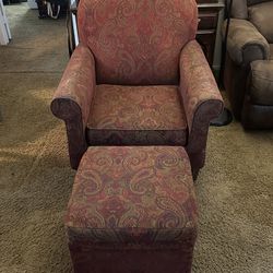 Chair w/ ottoman 