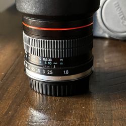 Manual 85mm f/1.8 lens With Hood 