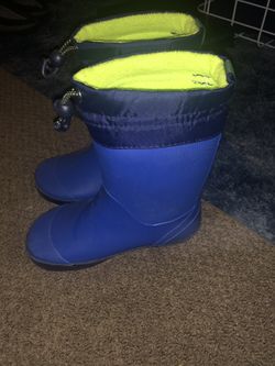 Boy rain boots