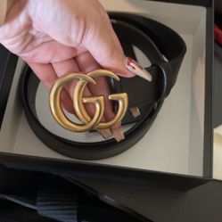 Gucci LEATHER BELT WITH DOUBLE G BUCKLE