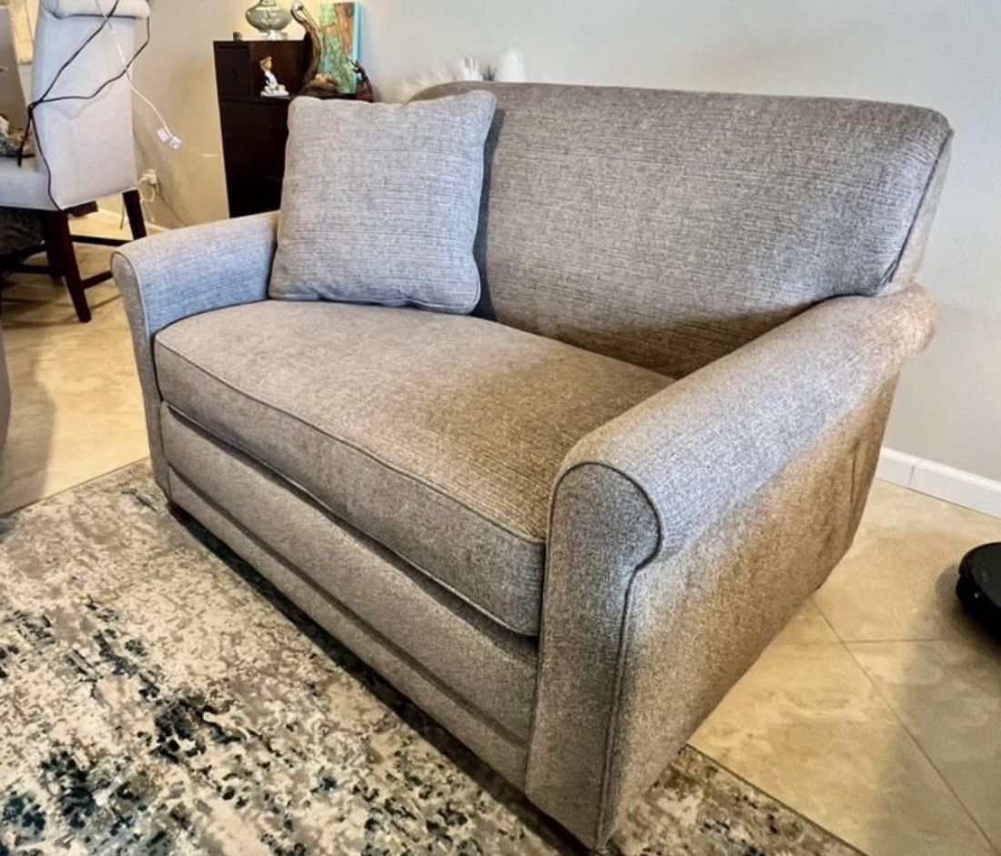 La-Z-Boy Loveseat Gray/Beige Color- Excellent Condition; Like New