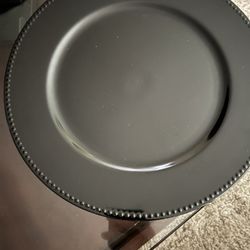 Center Piece Charger