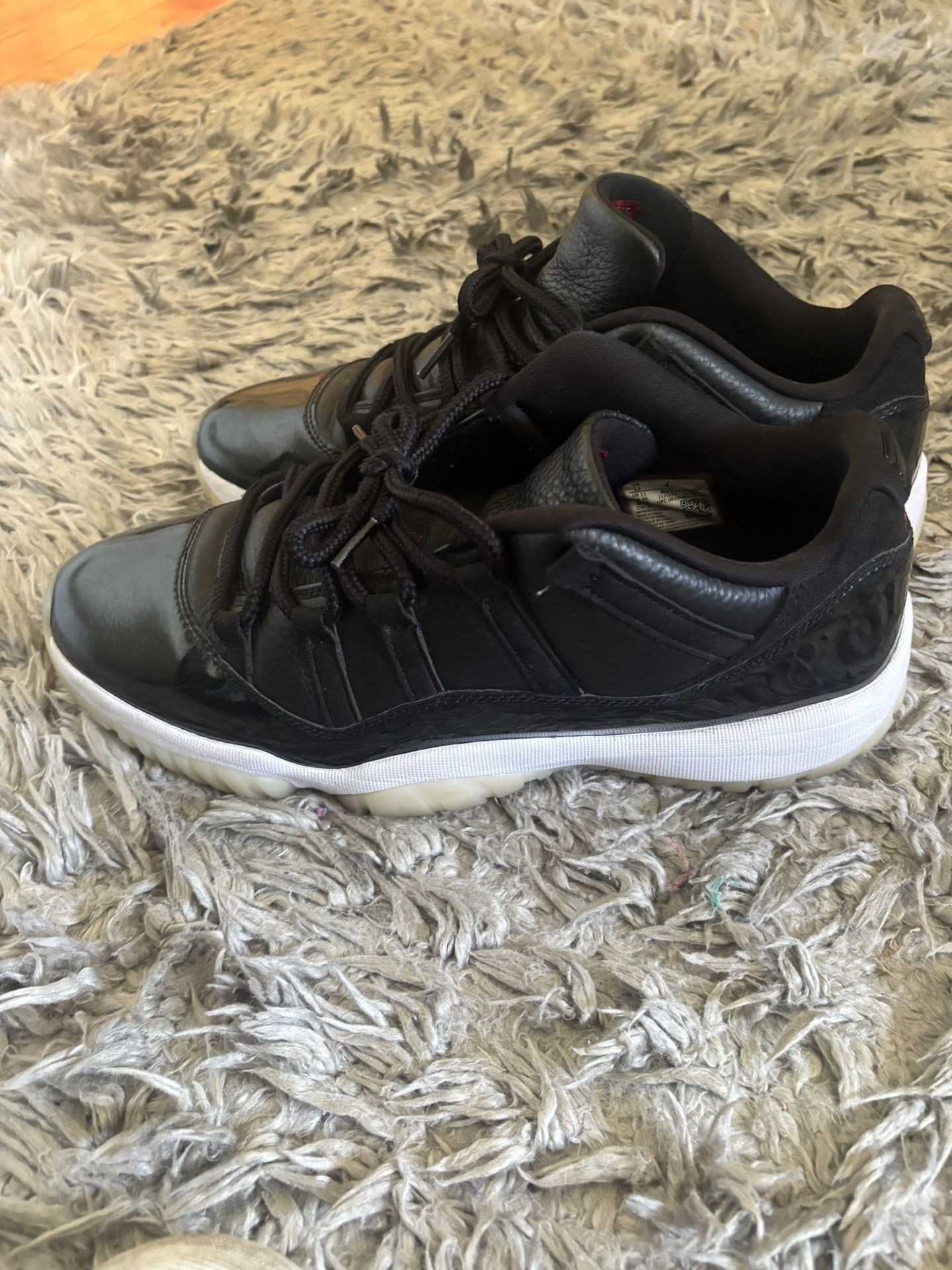 Jordan 11 โ72-10โ