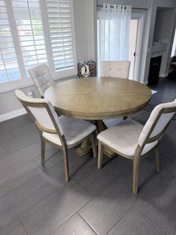 Kitchen table set 4 chairs
