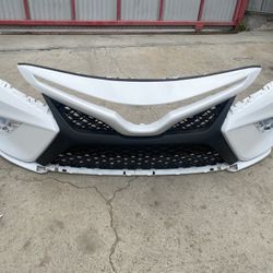 2018-2020 Toyota Camry SE Front Bumper 