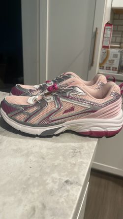 Women’s Avia pink Shoes size 7 new