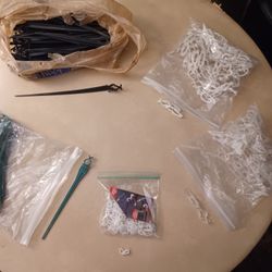 Plastic Yard Stakes And Gutter / Shingle Clips For Outside Holiday Lighting