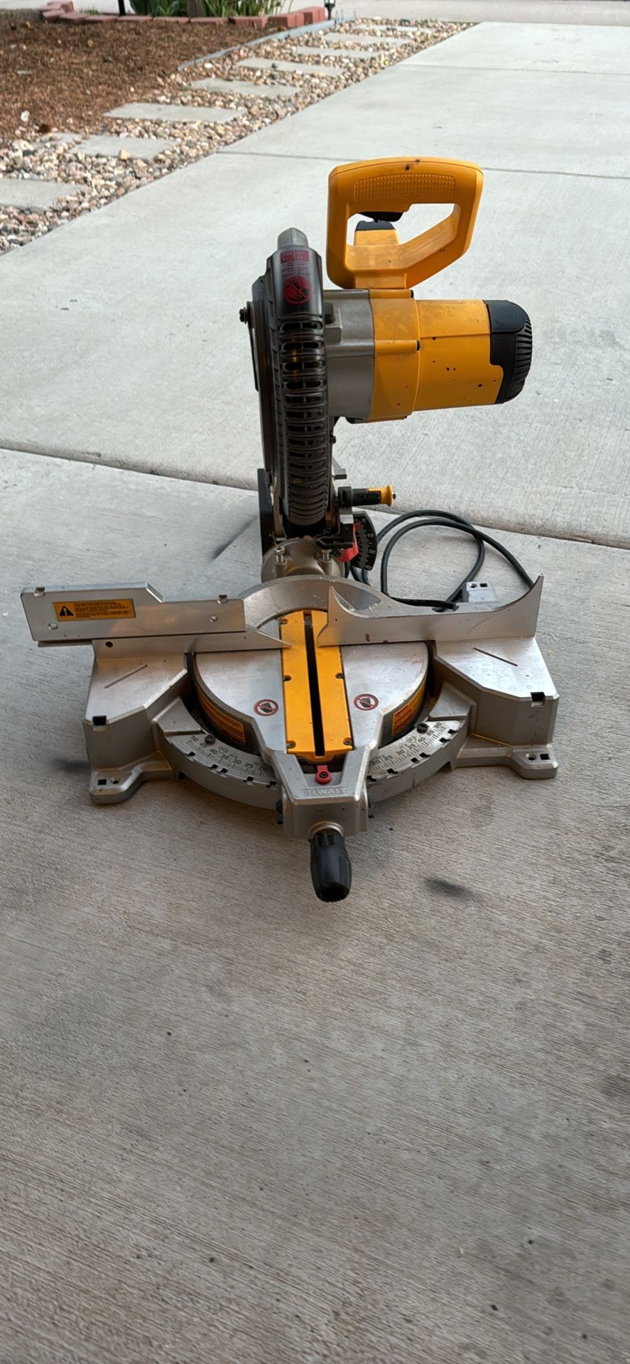 10” Dewalt Compound Miter Saw
