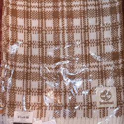 Beautiful NWT Timberland Acrylc Scarf 
