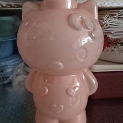 Kitty Chelas Eco Bottles