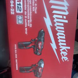 Milwaukee M12 Drill/impact Driver Starter Kit 