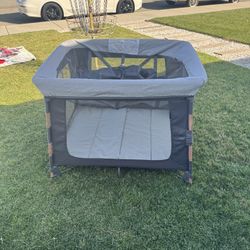 Maxi-Cosi Swift Baby Playard