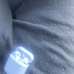 Apple AirPods 2 Generation 