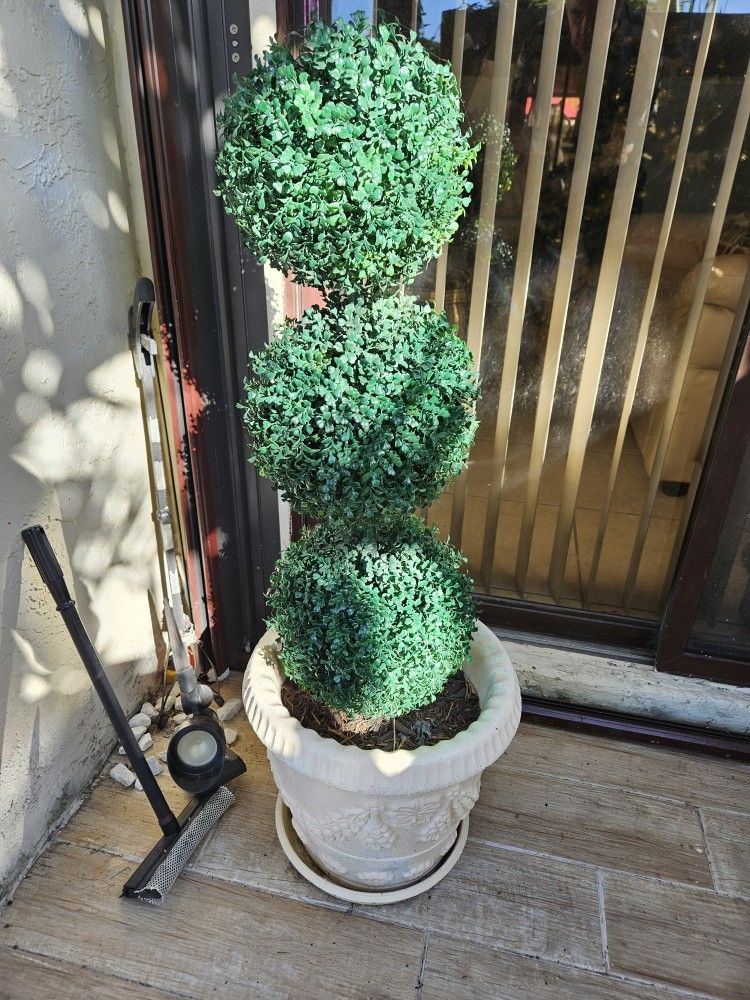 artificial plant