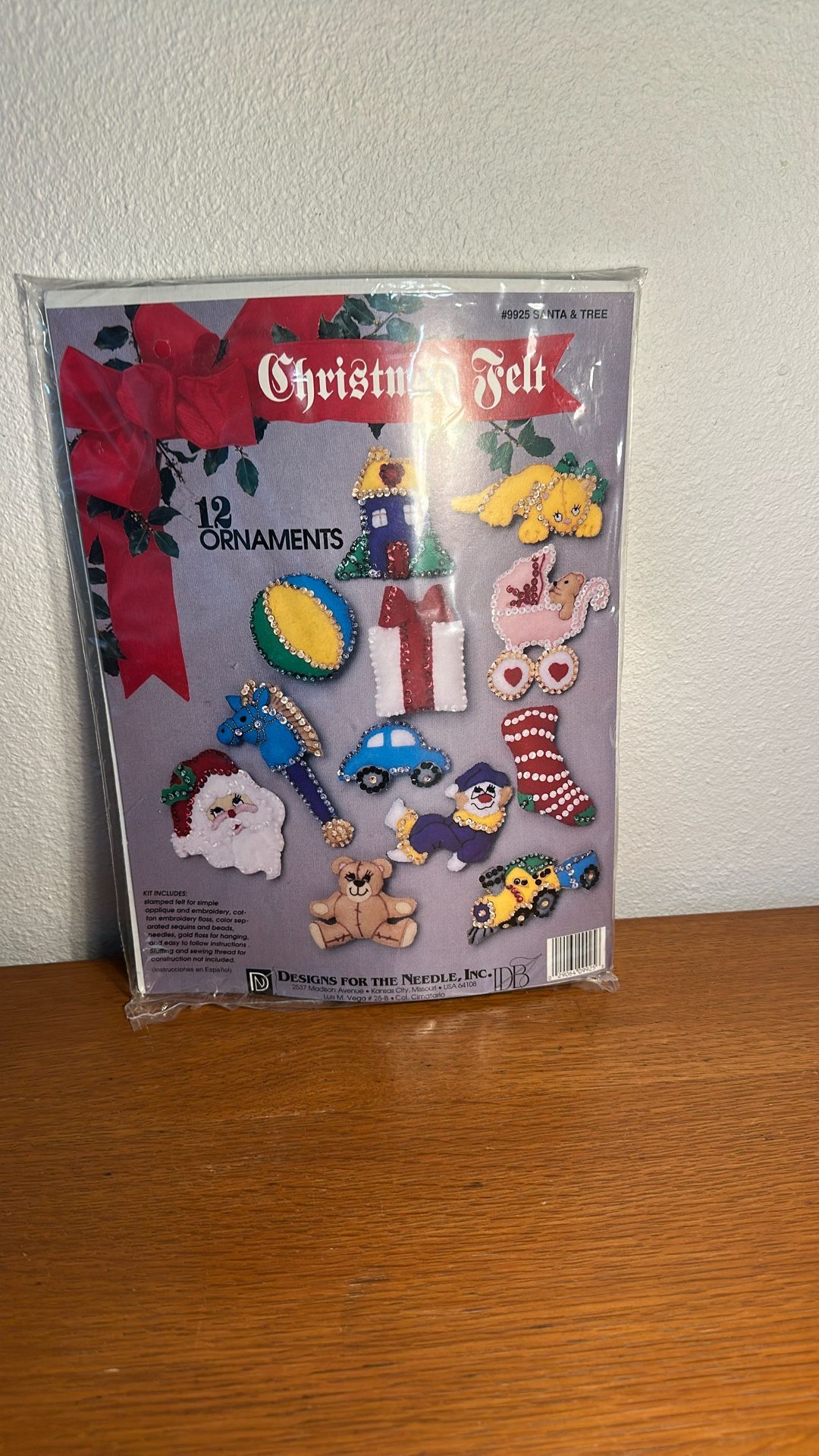 Designs For The The Needle, Vintage Craft Kit / 12 Felt Ornaments