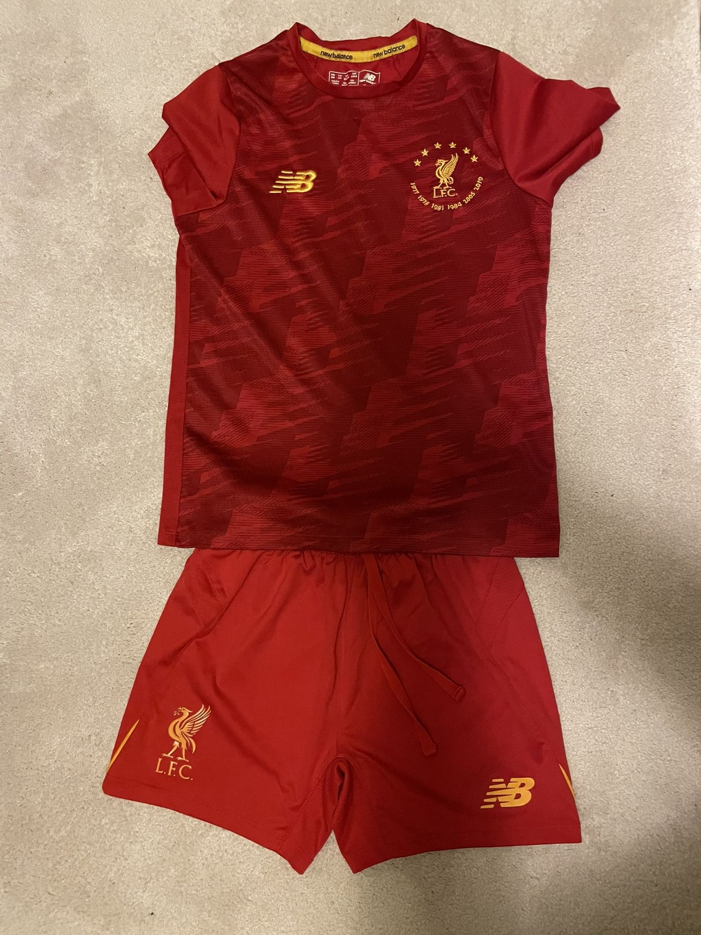 Liverpool Jersey And Shorts Youth M