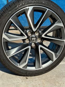 2021 Corolla xse 18 inch rims and tires