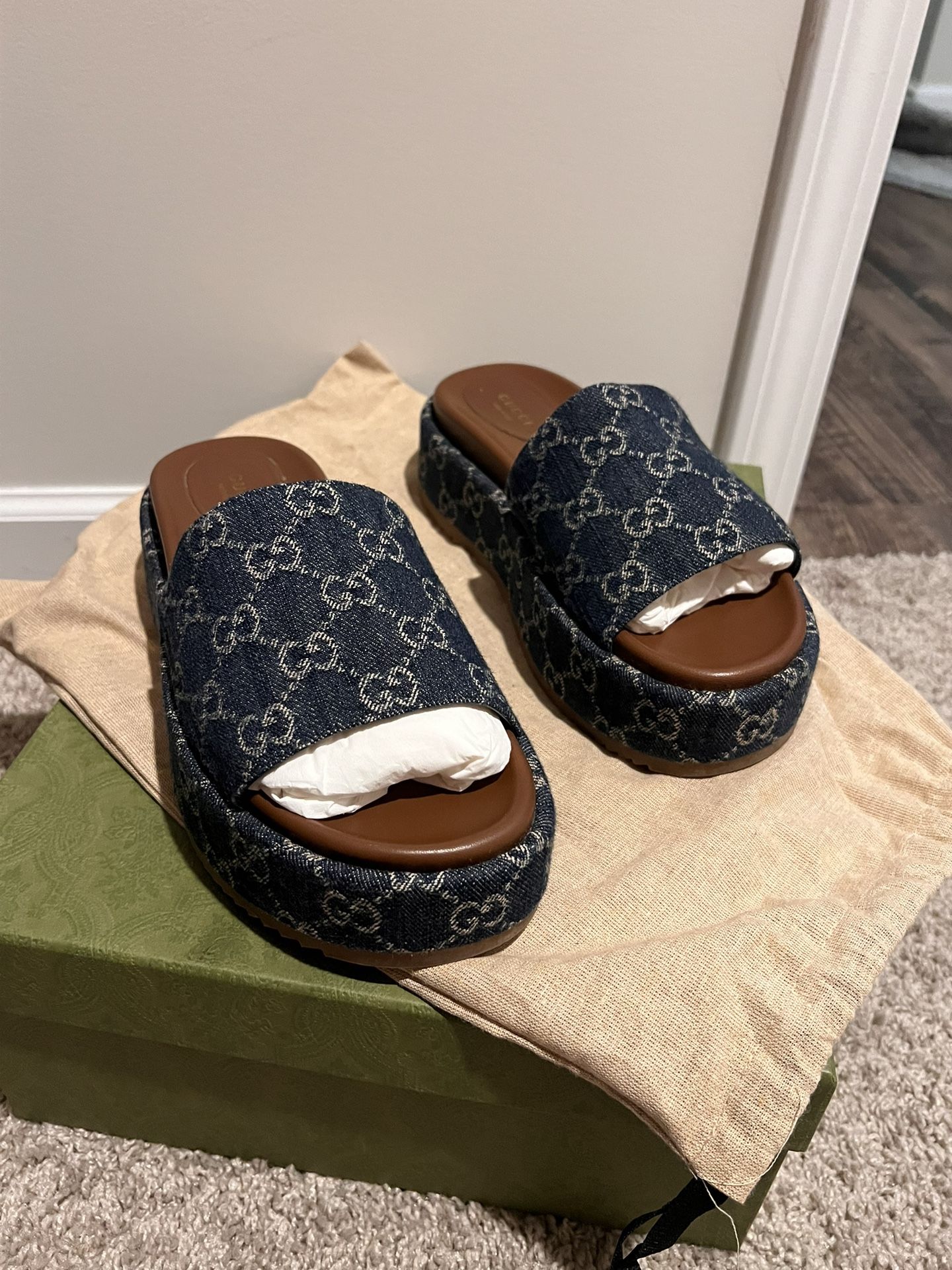 Gucci Platform Slides