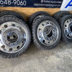 24in  Alcoa Dually Wheels Milled On 35s Muds 