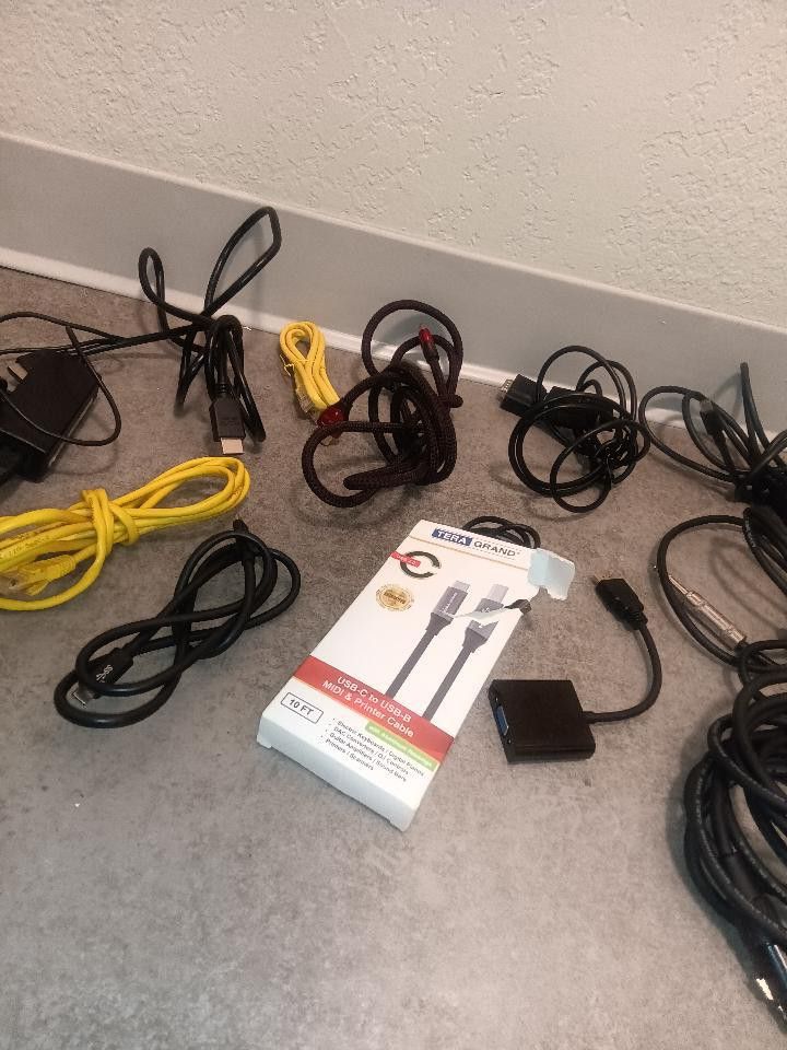 HDMi , Midi Keyboard , Speaker Cables , SSD USBC