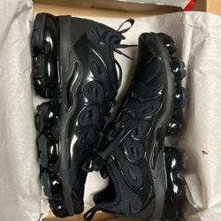 Nike Vapor  Size 8