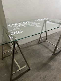 Glass table 80$