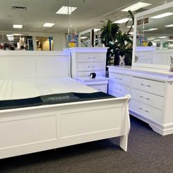 Limited Time Offer🚨Gorgeous White 5pc Bedroom Furniture Set With LED Lighting On Sale Now $599