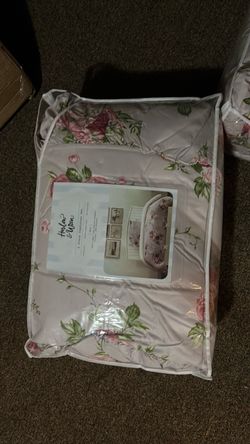 Twin comforter set