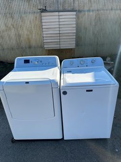 Maytag washer and electric dryer laundry set