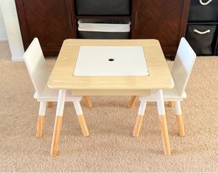 kids table & 2 chairs w/ storage