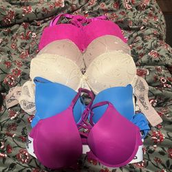 victoria secret bras/sweater & miss me jeans 