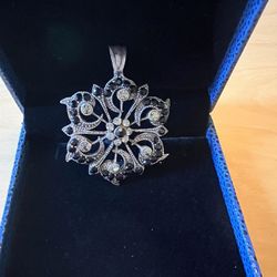 Neckless With Black Stones