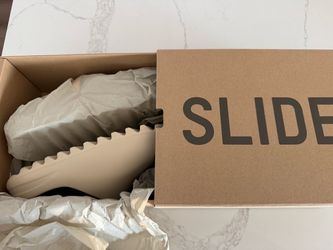 Yeezy Slide Bone size 10
