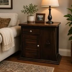 Ethan Allen Antiqued Pine Old Tavern Accent Storage Bookcase End Table