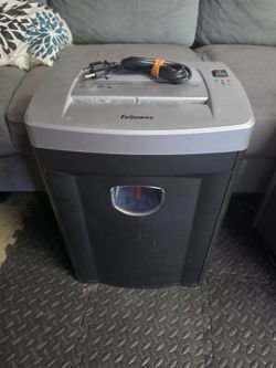 Fellowes DM8C Cross-Cut Paper Shredder – Great for Home Office! 📄❌