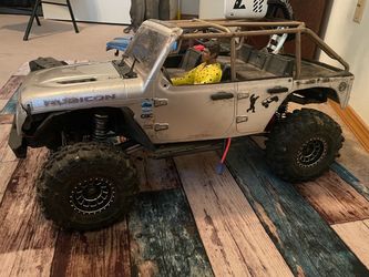Axial Scx6 built Tony Montana addition crawler  with FPV camera!