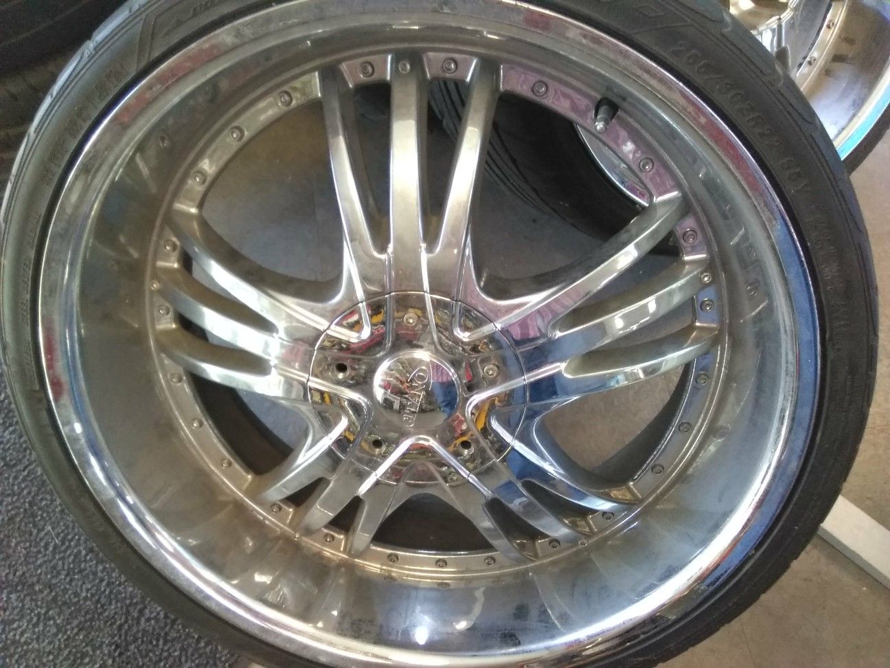 22'$ inch rims