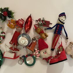 Over 40 Pieces Of Vintage Christmas