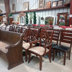 Chairs & Stools / Sillas Y Bancos 