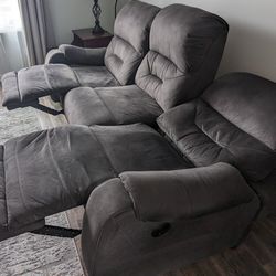 Dual Reclining Couch!