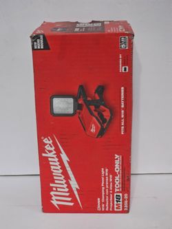 Milwaukee M18 18-Volt 2000 Lumens Lithium-Ion Cordless Rover LED Clamping Flood Light (Tool Only)Brand New