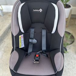 Safety 1st Car seat