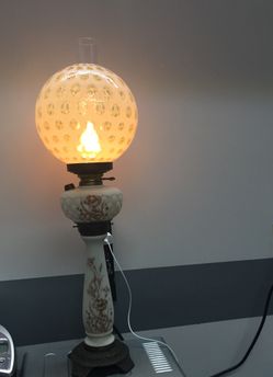 33” HURRICANE STYLE ELECTRIC LAMP