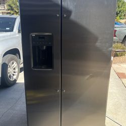 GE Refrigerator 