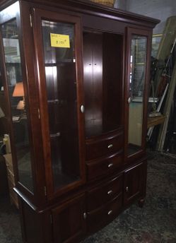 Server/China Hutch/ Curio Cabinet