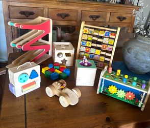 Kids Lovevery Montessori bundle toys